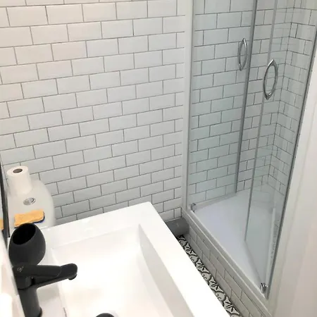 Guestready - Minimalist Studio Near Grande Horloge *